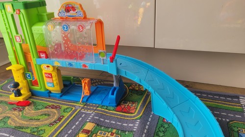 Fisher price little people - little,
