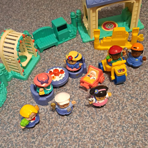 Fisher price little people - little,